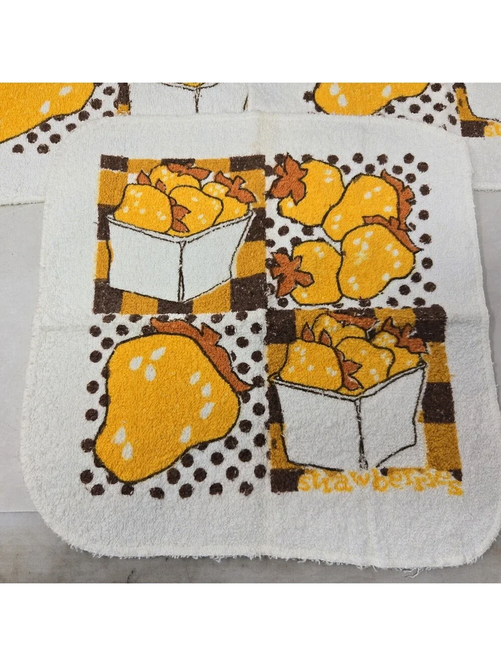 1970s yellow and orange strawberry-patterned kitchen towels Washcloths Rare X3